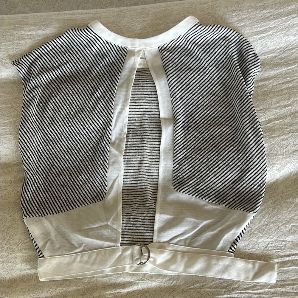 ▪️EXPRESS Striped Black/White Open Back Adjustable Waistband Loose Women’s Sz M - Picture 4 of 9